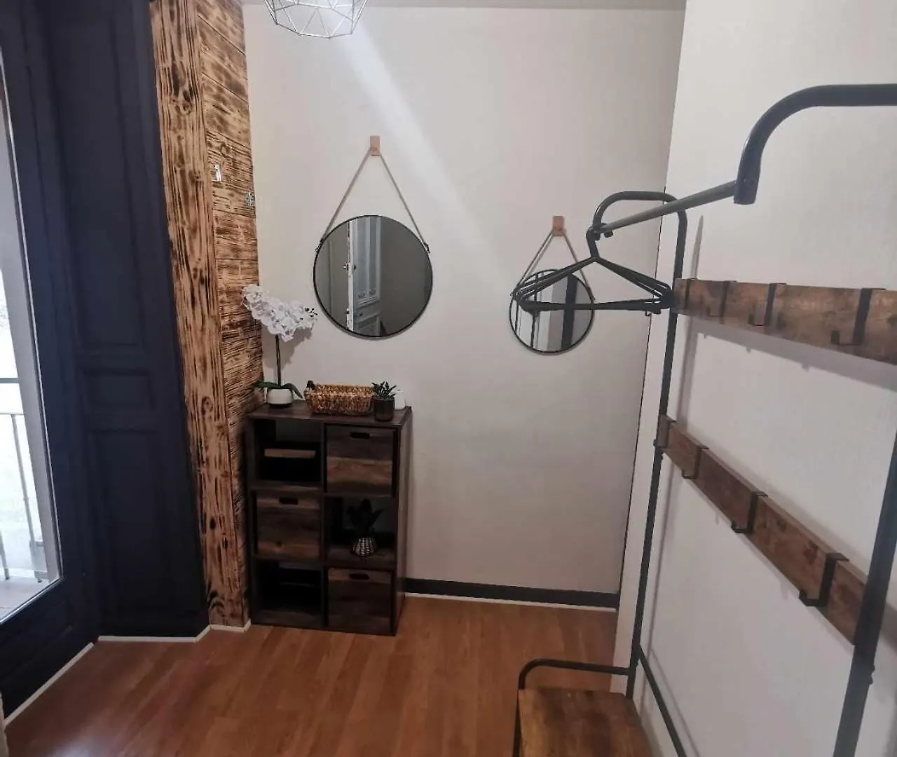 Bel Appartement Pour 1 A 9 Personnes Ambert 0*,  France